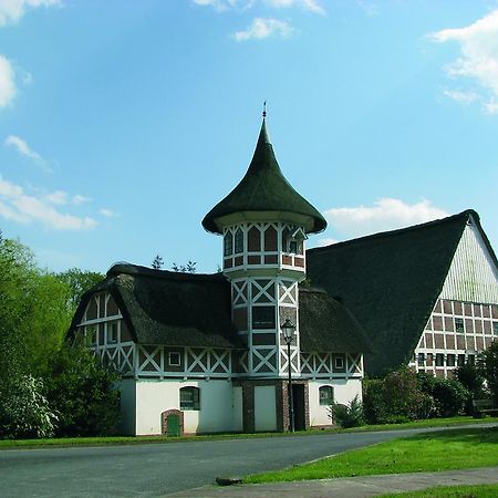 Hotel Taubenhof - Gut Cadenberge Exterior foto